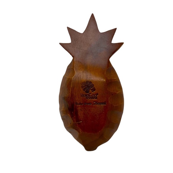 Tropico Hawaii MonkeyPod Wooden Pineapple Tray. - Picture 2 of 6